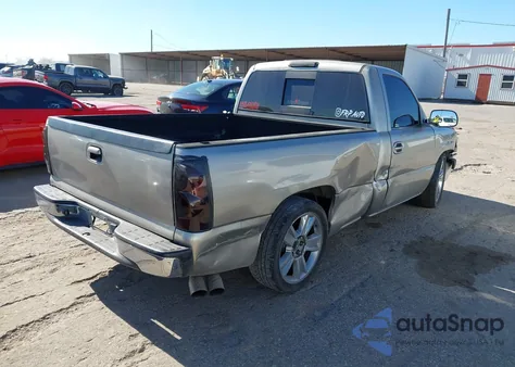 2002 Chevrolet Silverado 1500 z USA, uszkodzony, nr VIN 1GCEC14V22Z105355